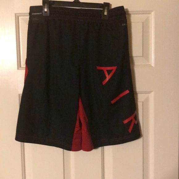 NIKE men’s standard fit DRI FIT Air Jordan’s NWT - Picture 4 of 6